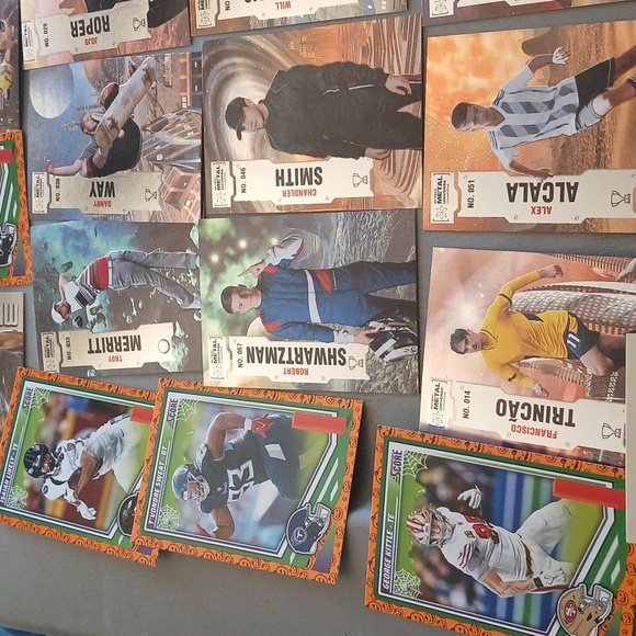 Assorted Sports Trading Cards Collection - Picture 3 of 12